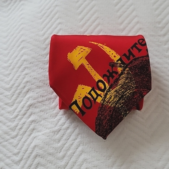 The Beatles Back in the USSR Silk Tie - Picture 1 of 7